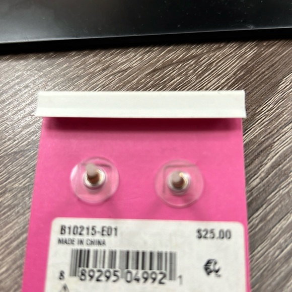 BETSEY JOHNSON Bulldog stud earrings - Picture 4 of 5